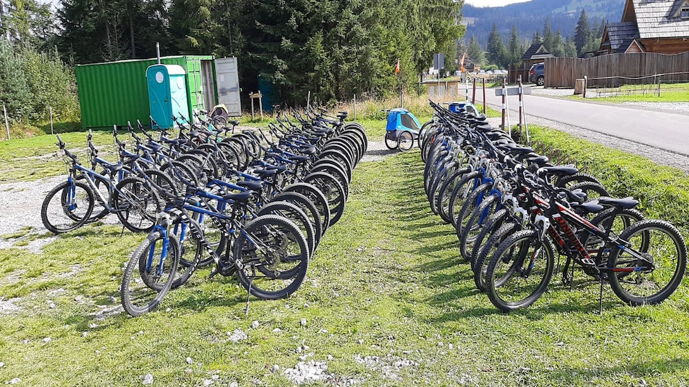Flota rowerow gotowa do wynajmu